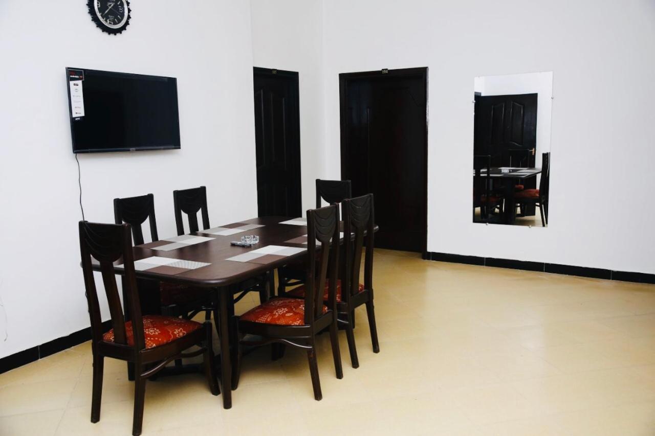 Lux Lounge Guest House اسلام اباد المظهر الخارجي الصورة