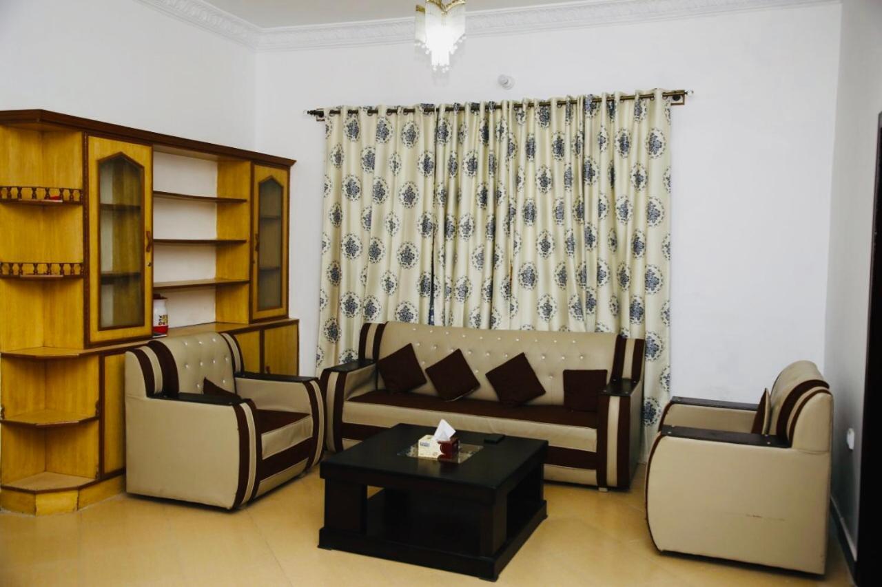 Lux Lounge Guest House اسلام اباد المظهر الخارجي الصورة